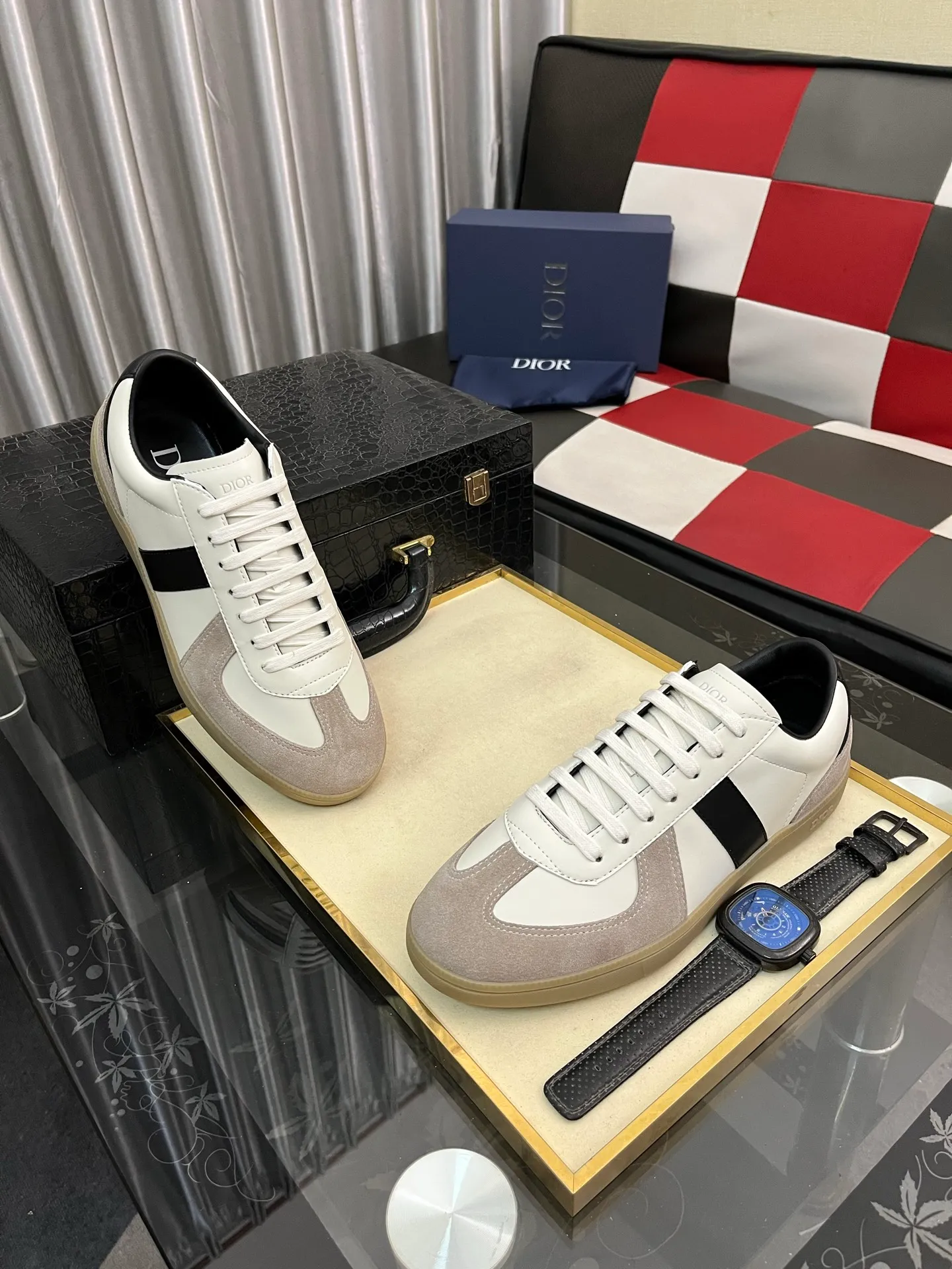 Men's shoes 💰380⌚️⌚️ 【Dior*DIAO】original quality.~ Unique modern style sneakers. 🏃A must-have casual shoe for trendy men😍😍 Original brand imported from Italy, imported original leather, sheep lining (refuses to discolor and grind feet) Sole: Original sole provided by the original factory, French lazy style design ⚠️Fit to the feet, original quality, super comfortable original sole. Code number: 38-448️⃣Colors available